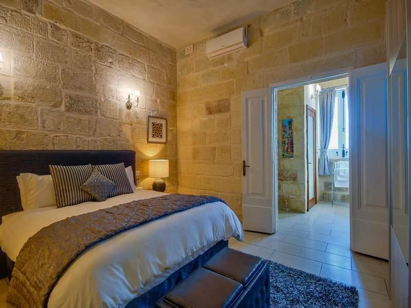 Julesy'S Bnb Hotel Cospicua Buitenkant foto