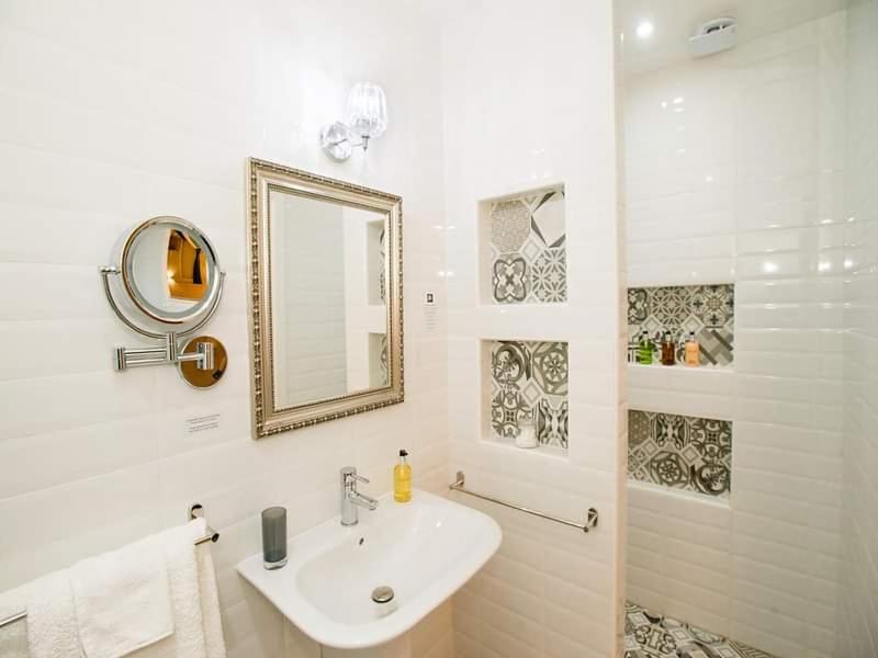 Julesy'S Bnb Hotel Cospicua Buitenkant foto